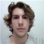 Diplomato al liceo delle scienze umane e studente di pianoforte presso il Conservatorio di Mantova